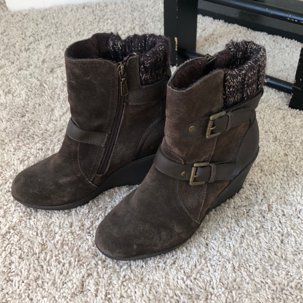 🐳$10 when bundled! Wedge booties